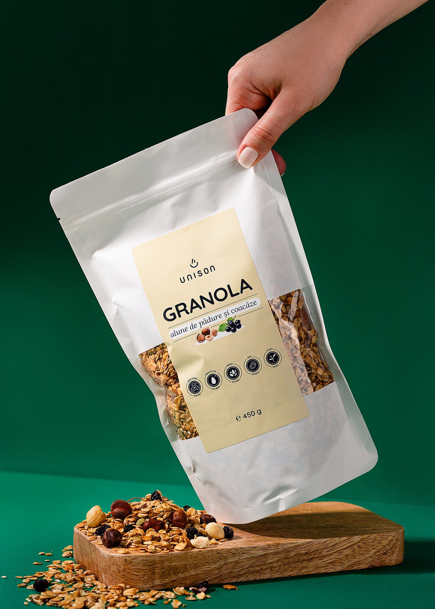 Granola cu alune de padure si coacaze negre fara zahar 450g