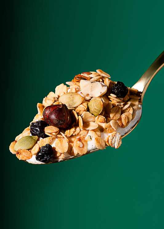 Granola cu alune de pădure și coacăze negre fără zahăr — vrac 1 kg